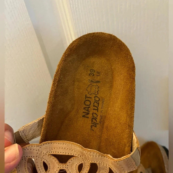 NAOT BARBADOS BISCUIT Leather Sandals. Womens 8US 39EU Women's Shoes - Picture 3 of 3